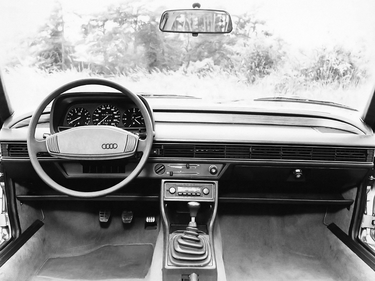 Audi 100 4-door Sedan 100 GL 5S, 115hp (Manual)